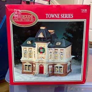 Dickens Collectables Porcelain Towne Hall
